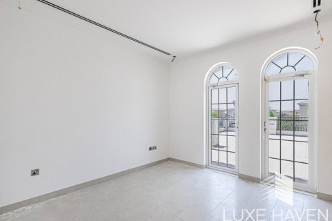 Villa de 4 chambres à Legacy, UAE No. 14767 10