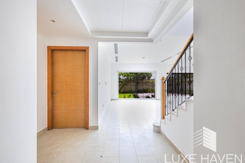 Villa de 4 chambres à Legacy, UAE No. 14767 5