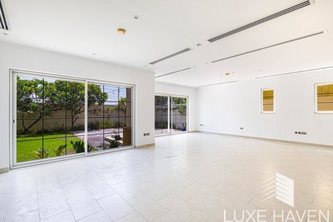 Villa de 4 chambres à Legacy, UAE No. 14767 18