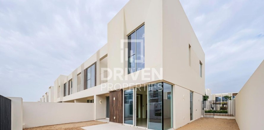Townhouse de 4 dormitorios en The Valley, UAE No. 202216