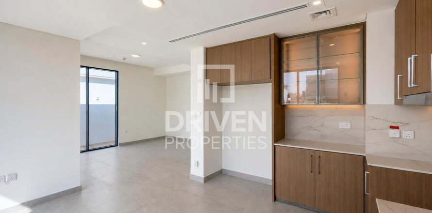 Townhouse de 4 dormitorios en The Valley, UAE No. 214973