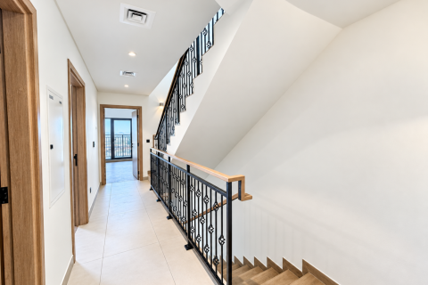 5 bedrooms Townhouse in Golf City, UAE No. 220266 13