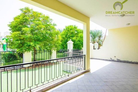 4 bedrooms Townhouse in Al Hamra Village, UAE No. 20230 8