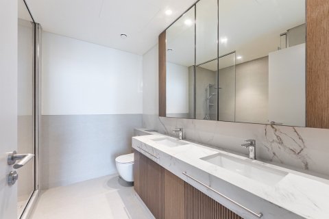Apartment de 4 dormitorios en EMAAR Beachfront, UAE No. 221635 11