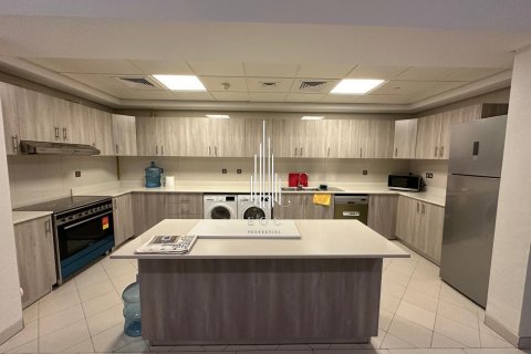 Apartment de 3 dormitorios en Tourist Club Area, UAE No. 20555 19