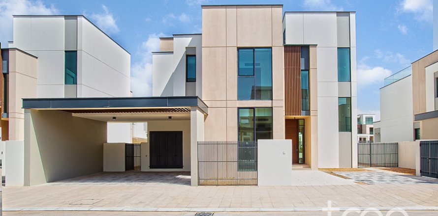Villa de 5 dormitorios en Caya, UAE No. 222682