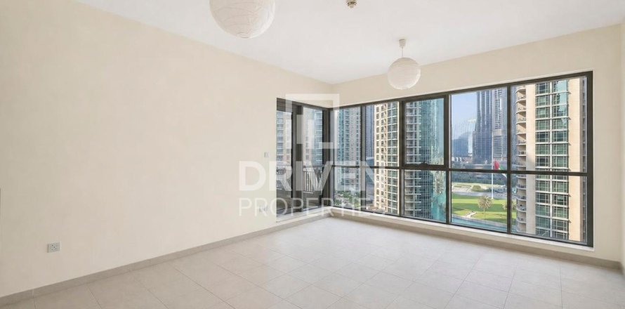 Квартира с 2 спальнями в Boulevard Central Towers, ОАЭ №218701