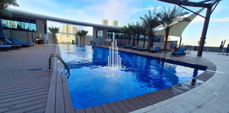 Apartment de 2 dormitorios en Tourist Club Area, UAE No. 37560