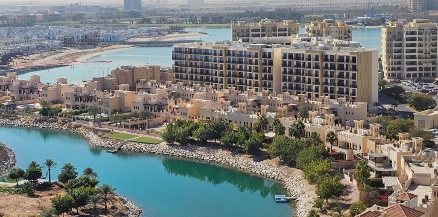 2 bedrooms Apartment in Ras Al Khaimah, UAE No. 184252