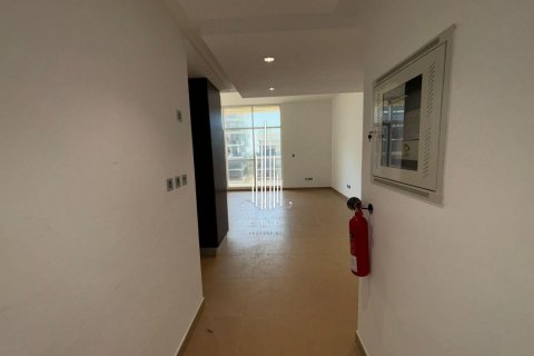 Apartment de 2 dormitorios en Khalifa City, UAE No. 36784 9