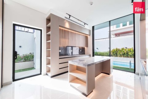 5 bedrooms Villa in Dubai, UAE No. 219265 10