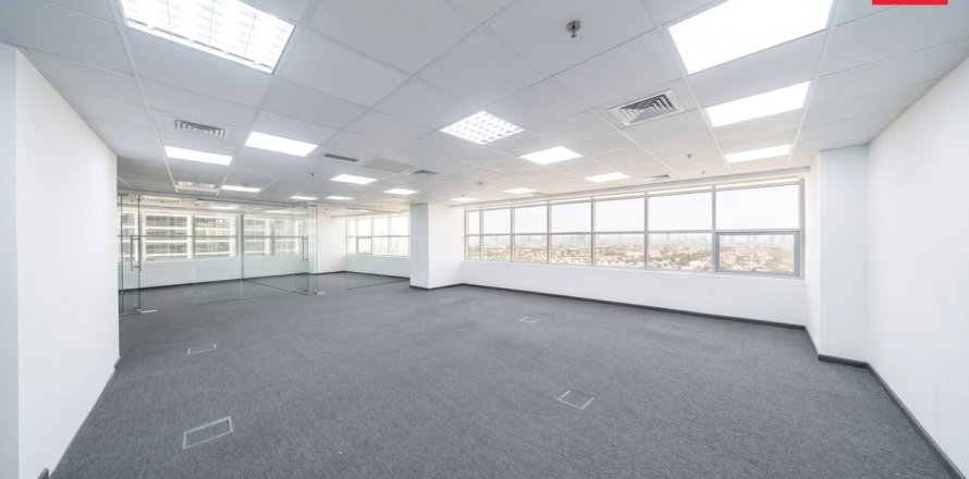 157.4m² Office in Dubai, UAE No. 205346