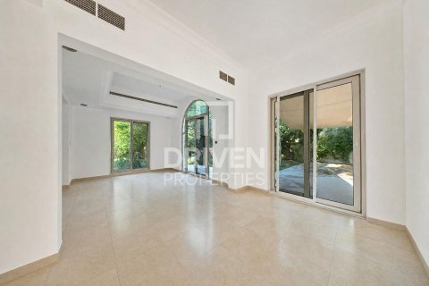Villa de 4 dormitorios en Victory Heights, UAE No. 221556 7