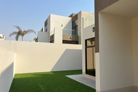 4 bedrooms Villa in District 11, UAE No. 168992