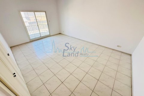 Villa de 4 dormitorios en Umm Suqeim, UAE No. 145038 8