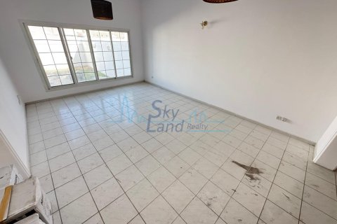 Villa de 4 dormitorios en Umm Suqeim, UAE No. 145038 20