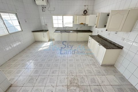 Villa de 4 dormitorios en Umm Suqeim, UAE No. 145038 27