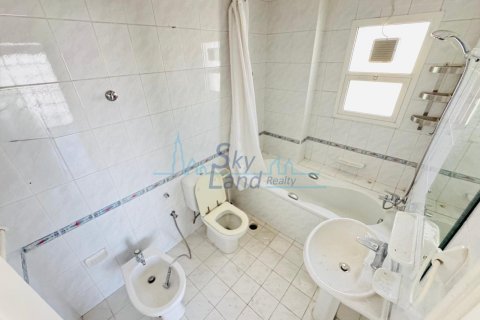 Villa de 4 dormitorios en Umm Suqeim, UAE No. 145038 23