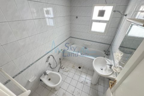 Villa de 4 dormitorios en Umm Suqeim, UAE No. 145038 17
