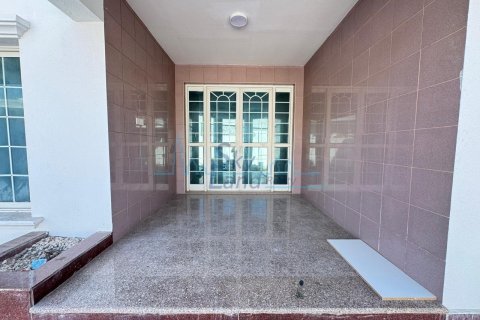 Villa de 4 dormitorios en Umm Suqeim, UAE No. 145038 28