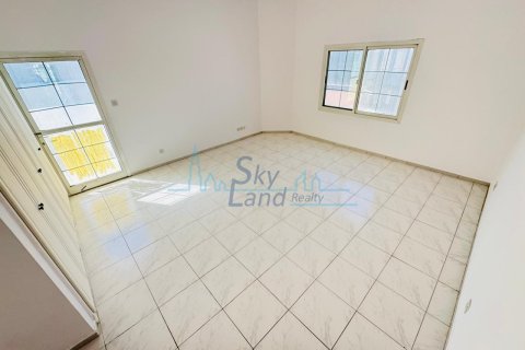 Villa de 4 dormitorios en Umm Suqeim, UAE No. 145038 4