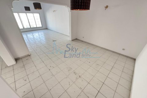 Villa de 4 dormitorios en Umm Suqeim, UAE No. 145038 18