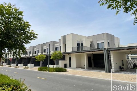 4 bedrooms Townhouse in Sun, UAE No. 211095