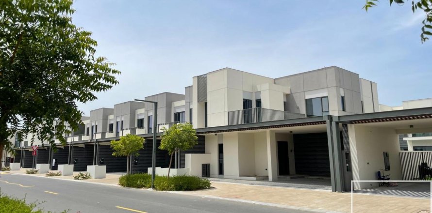 4 bedrooms Townhouse in Sun, UAE No. 211095