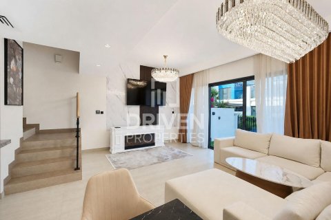 Вилла с 4 спальнями в Damac Lagoons, ОАЭ №218677 3