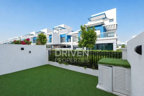Вилла с 4 спальнями в Damac Lagoons, ОАЭ №218677 25