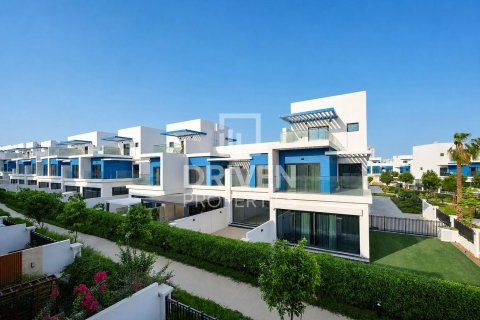 Вилла с 4 спальнями в Damac Lagoons, ОАЭ №218677 22