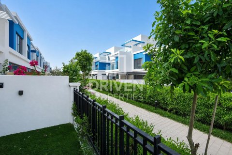 Вилла с 4 спальнями в Damac Lagoons, ОАЭ №218677 29