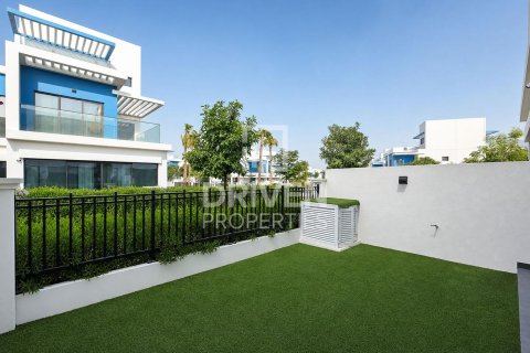 Вилла с 4 спальнями в Damac Lagoons, ОАЭ №218677 26