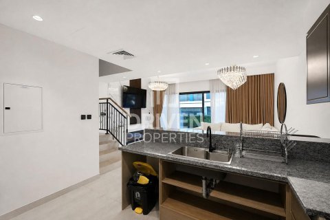 Вилла с 4 спальнями в Damac Lagoons, ОАЭ №218677 18