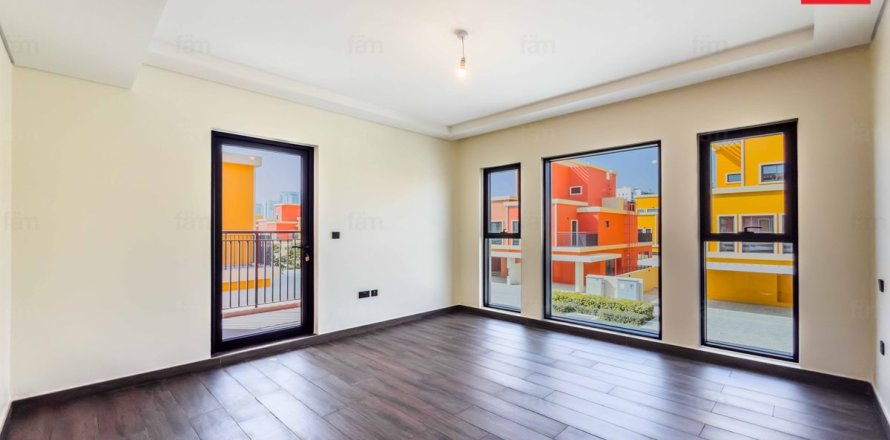 Townhouse de 5 dormitorios en Dubai, UAE No. 167415