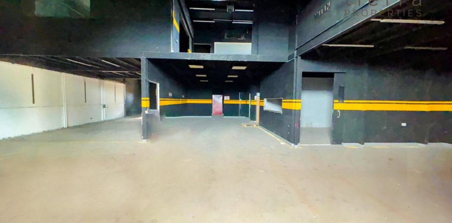 Warehouse de 464.5m² en Al Quoz, UAE No. 47664