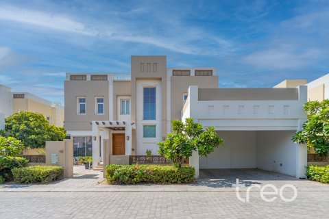 Villa de 4 dormitorios en Rahat, UAE No. 220787
