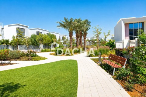 Таунхаус с 2 спальнями в Dubai Land, ОАЭ №162161 3
