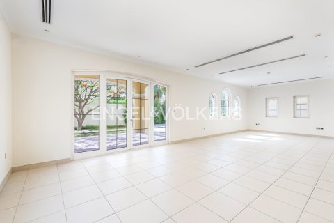 3 bedrooms Villa in Jumeirah Islands, UAE No. 147205