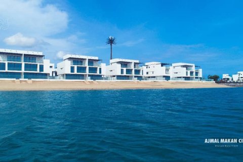 Villa de 4 dormitorios en Sharjah Waterfront City, UAE No. 10881 3