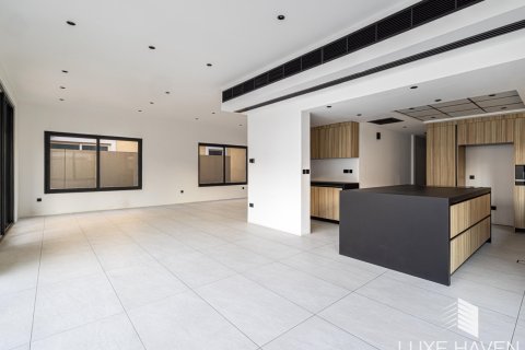 Вилла с 4 спальнями в Legacy Nova Villas, ОАЭ №14763 3