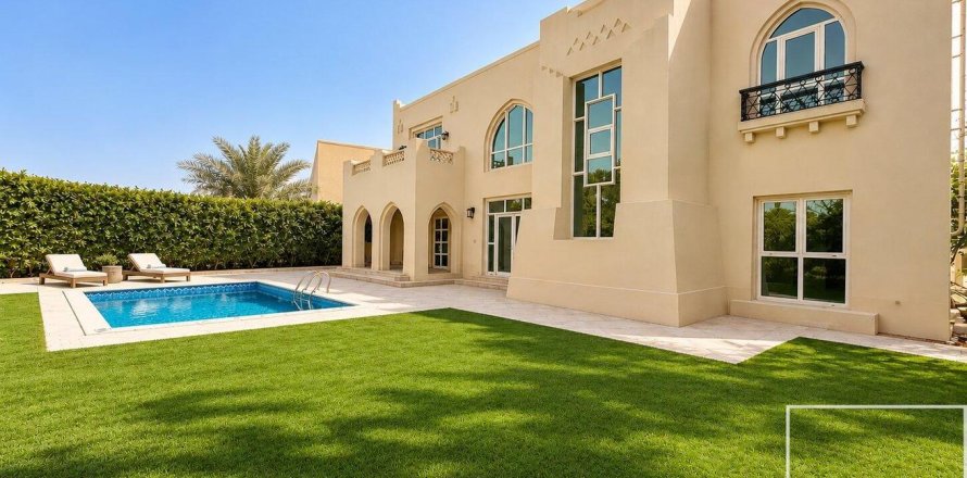 Вилла с 4 спальнями в Jumeirah Islands, ОАЭ №217383