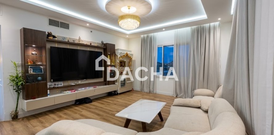 2 bedrooms Apartment in District 10, UAE No. 207836