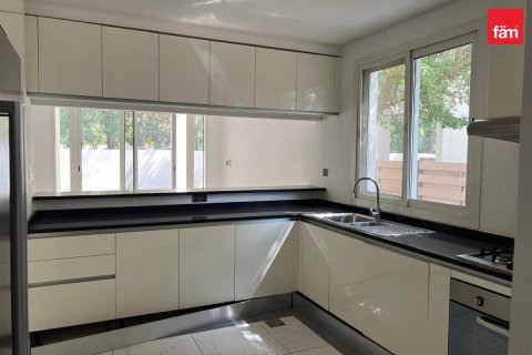 3 bedrooms Villa in Dubai, UAE No. 219062 5