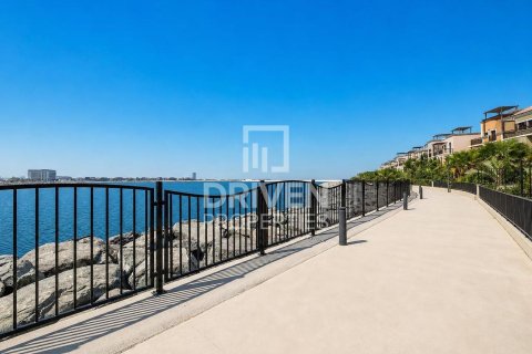 Townhouse de 3 dormitorios en Jumeirah, UAE No. 215199 26