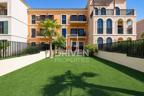 Townhouse de 3 dormitorios en Jumeirah, UAE No. 215199 3