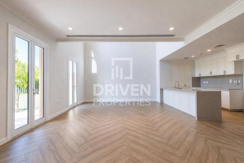 Townhouse de 3 dormitorios en Jumeirah, UAE No. 215199 4