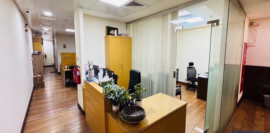 Warehouse de 818m² en Al Quoz Industrial Area, UAE No. 153810