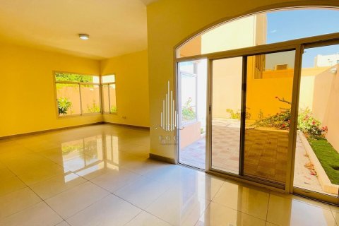 5 غرفة نوم  فيلا في Muroor Area, الإمارات العربية المتحدة رقم 75919 4