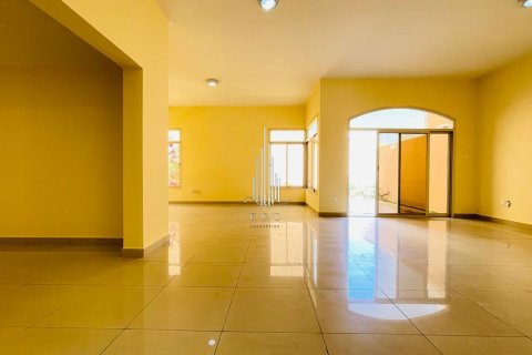 5 غرفة نوم  فيلا في Muroor Area, الإمارات العربية المتحدة رقم 75919 5